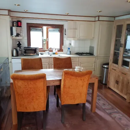 6 P. Bungalow Rekr. Park Veluwshof אתר קמפינג